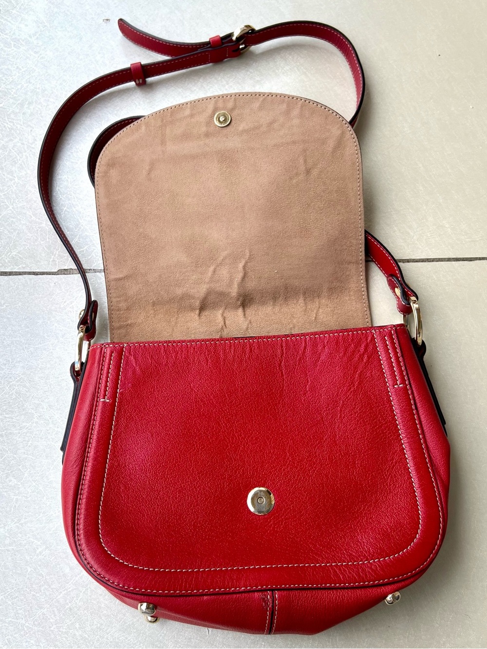 Anna Cori Rossa Vitello Red Leather Crossbody Saddle Bag - Picture 11 of 12